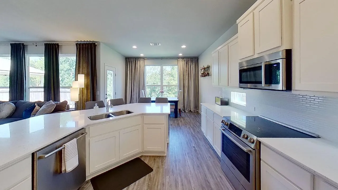 3 bed, 2.5 bath, 1756 sqft, $2,600 — Photo 3
