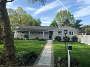 1 Bedell Pl, Greenlawn, NY 11740