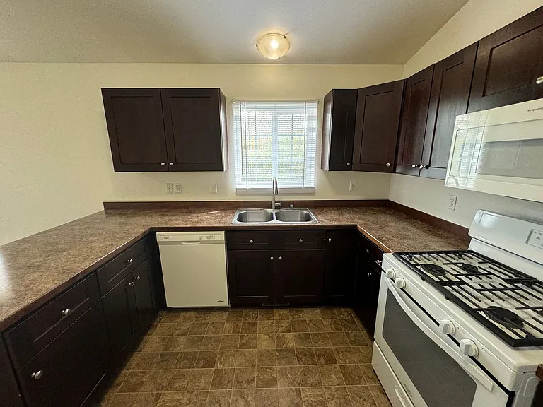 3632-3638 S Heartwood Cir — Photo 7