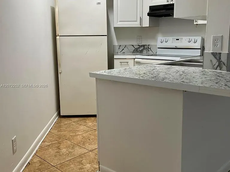 213 Lake Pointe Dr #112 — Photo 2