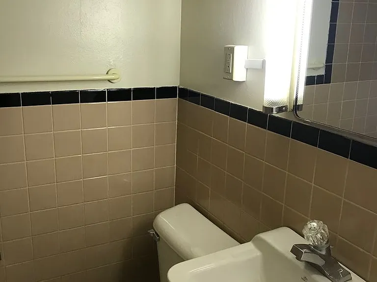State Street Apartments — Photo 10
