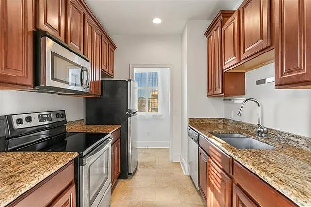 838 Hidalgo St — Photo 5