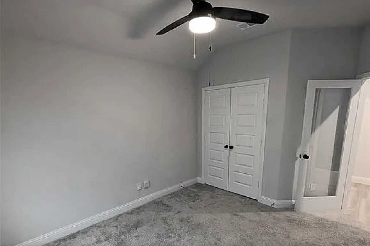 4 bed, 1911 sqft, $2,350 — Photo 1