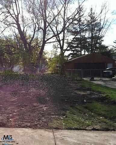 2nd image of 16216 Manchester Ave