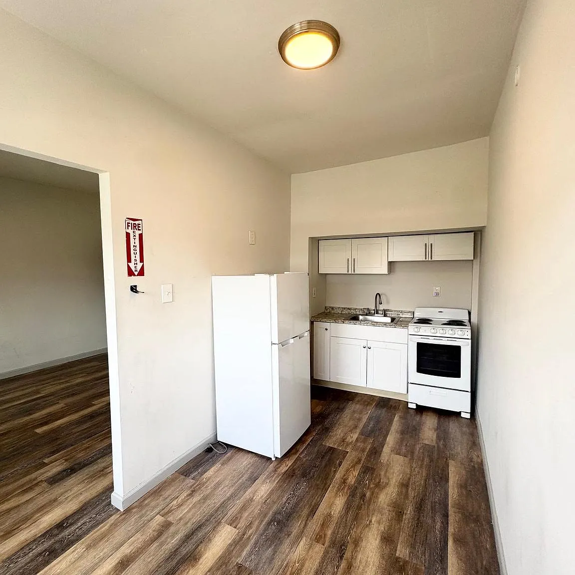 1 bed, 1400 sqft, $950 — Photo 1