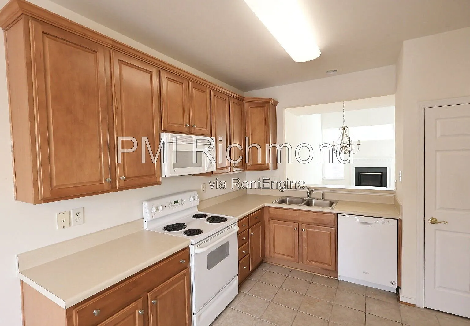 3 bed, 2.5 bath, 2050 sqft, $2,620 — Photo 4