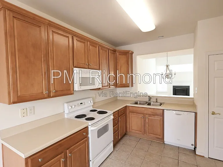 5805 Park Creste Dr — Photo 4