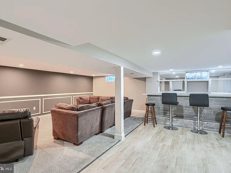 520 White Oak Dr — Photo 22