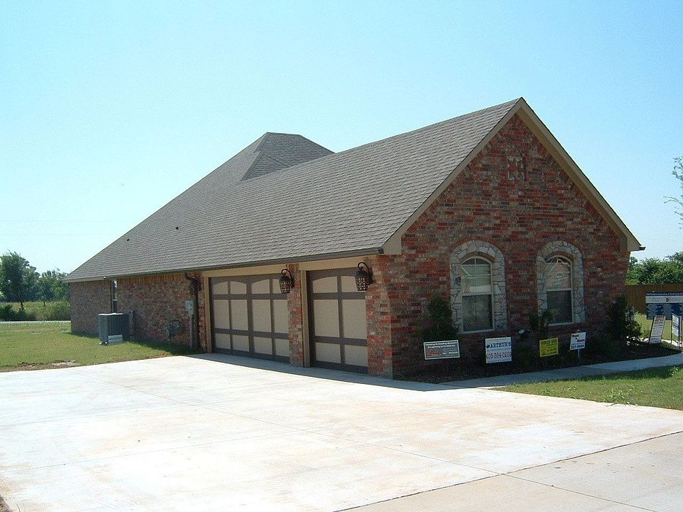 2nd image of 8450 E Post Oak Rd
