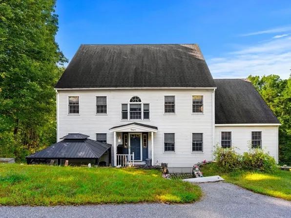 233 Lovers Ln, Haverhill, MA 01830