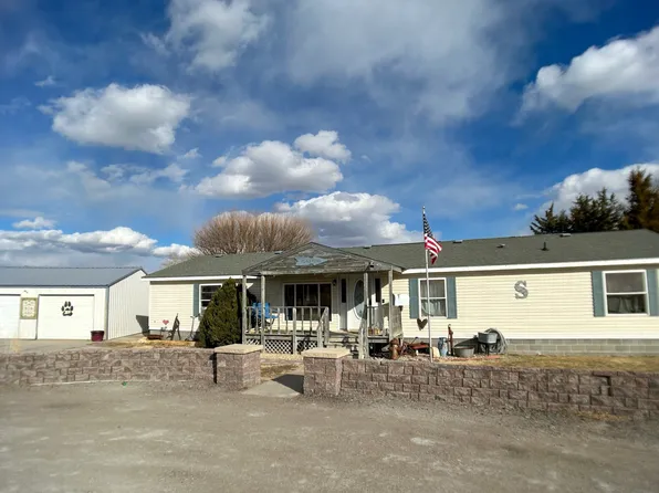 17 Majestic Dr, Phillipsburg, KS 67661