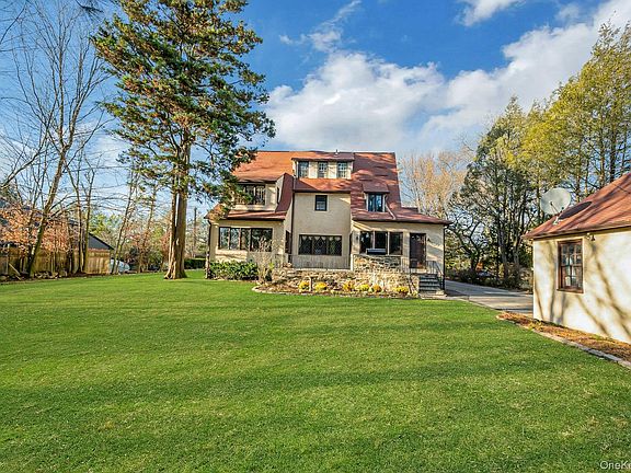 3rd image of 45 Wilmot Road