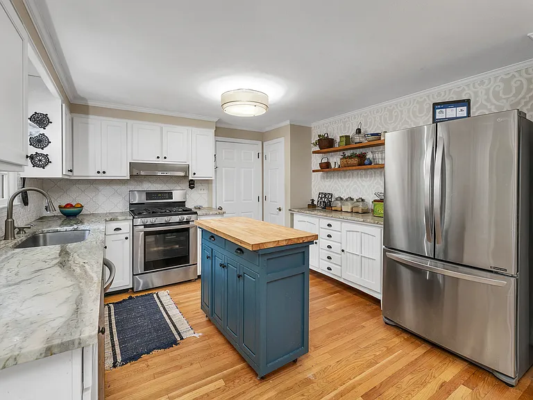 43 Milbern Ave — Photo 8