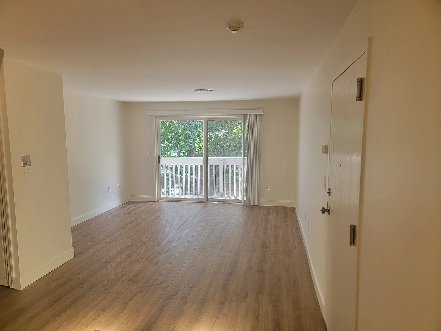 2 bed, 938 sqft, $2,600 — Photo 4