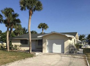 8434 SE Banyan Tree St, Hobe Sound, FL 33455