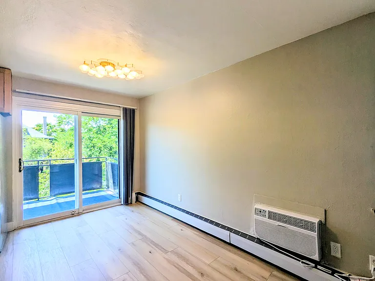 200 N Sherman St #9 — Photo 6