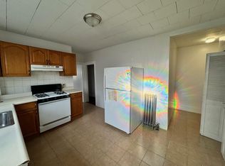 74 Newbury St #2R, Somerville, MA 02144