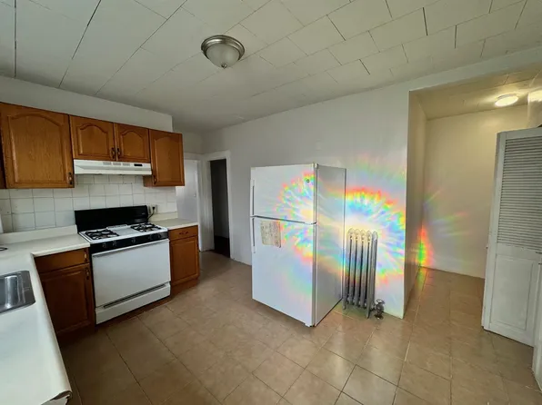 74 Newbury St, Somerville, MA