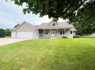 141 Wabeno St, Randolph, WI 53956