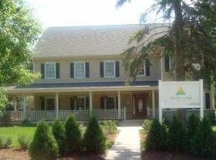 815 Lenox Rd, Glen Ellyn, IL 60137