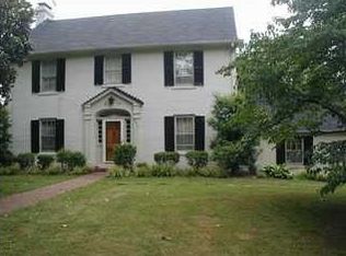 2211 Bashford Manor Ln, Louisville, KY 40218