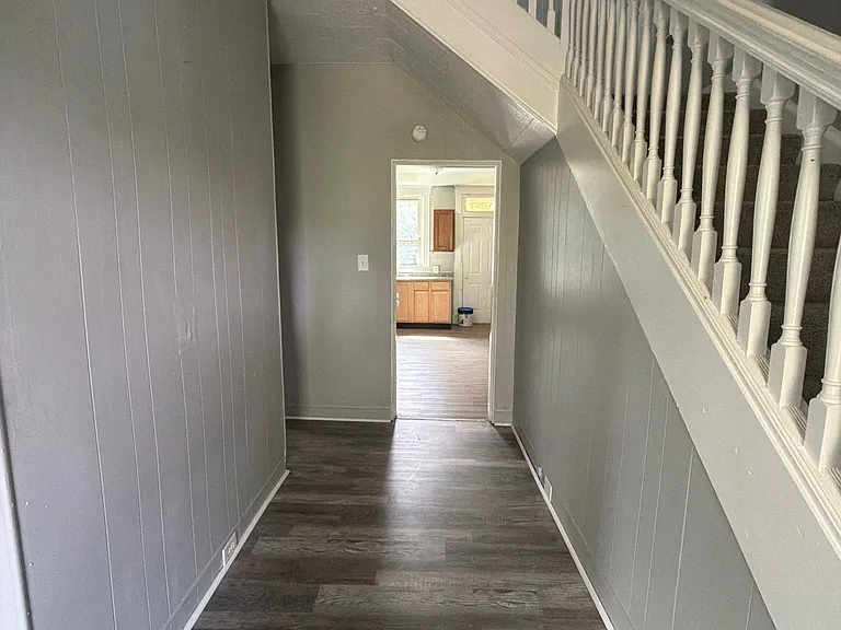 943 Rosemont Ave — Photo 4