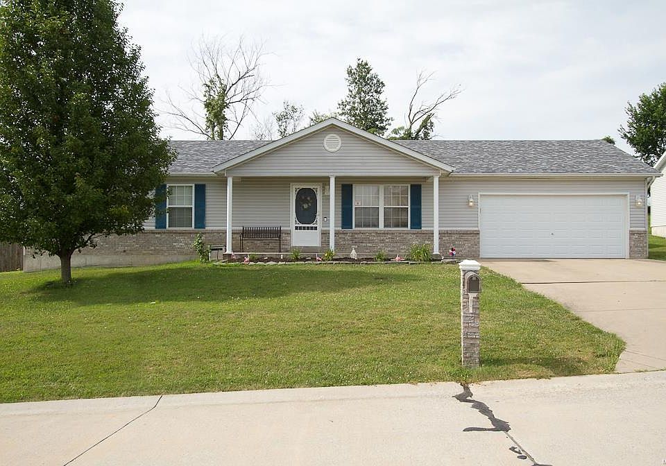 1st image of 79 Robin Hood Dr