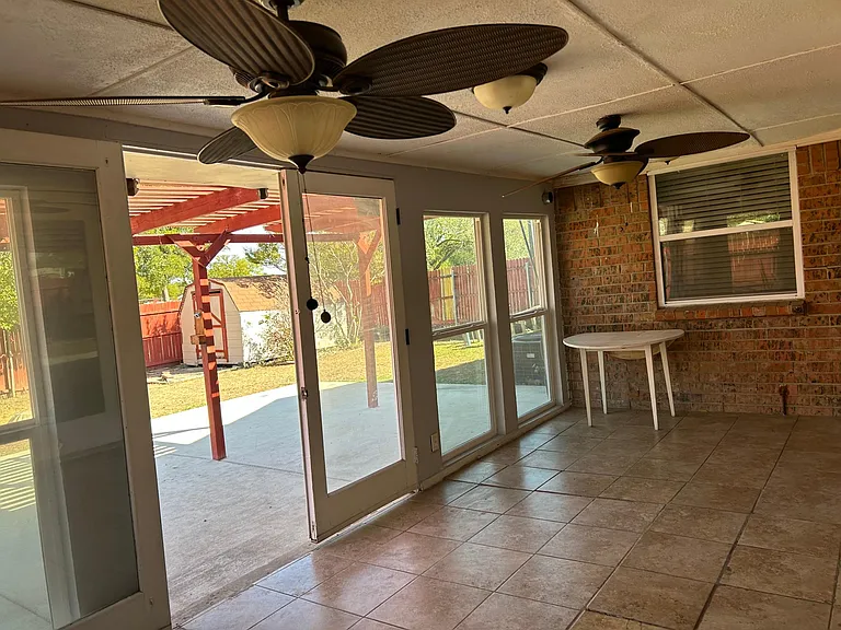 1112 Park Center Ct — Photo 13
