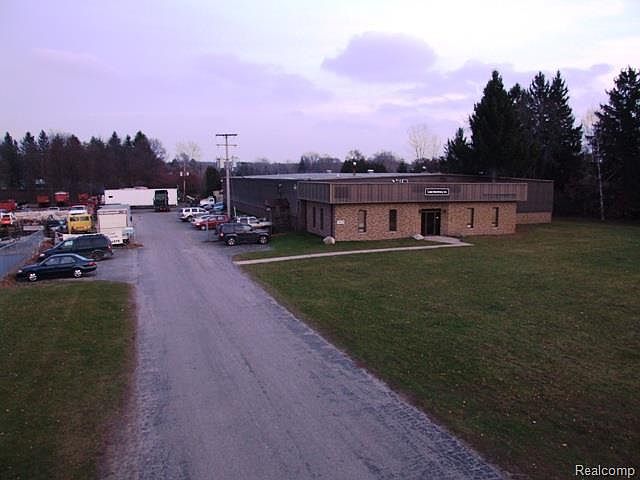 1st image of 160 N Ortonville Rd