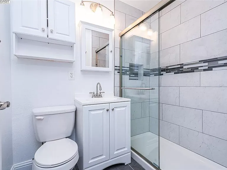 Master Bedroom 2: Bath