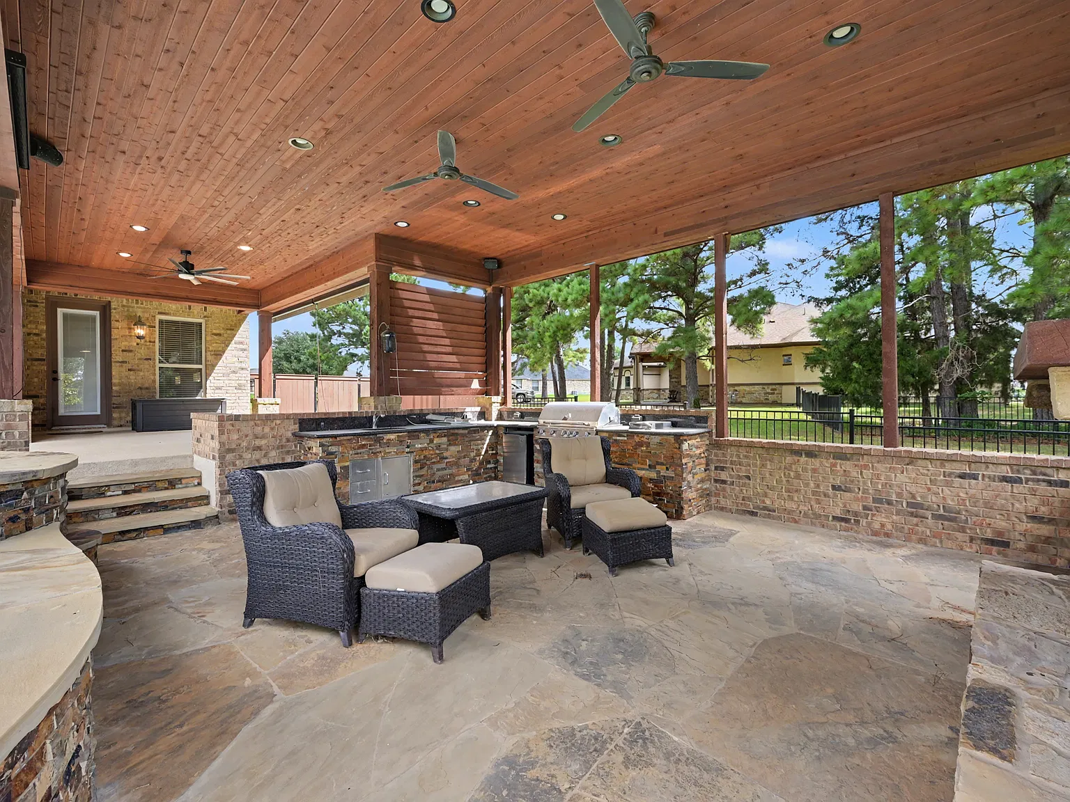 4 bed, 3.5 bath, 3865 sqft, $4,650 — Photo 4