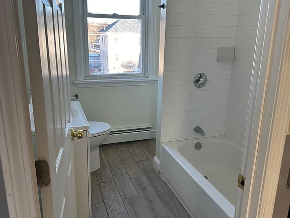 3rd image of 147 Regent Ave Floor 3