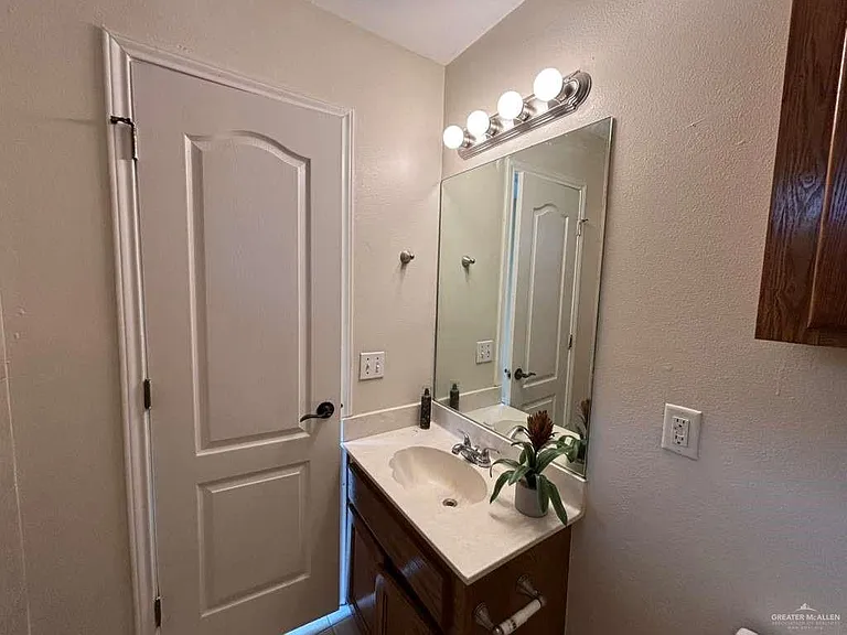 1510 Tampa St #3 — Photo 10