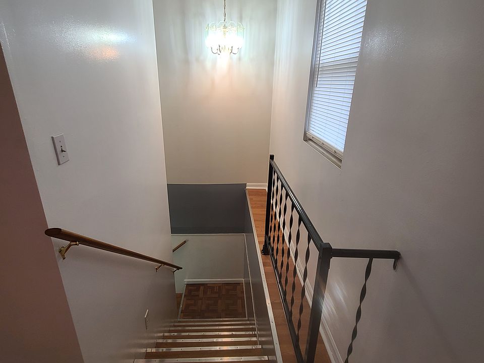 1st image of 22140 Cunningham Ave
