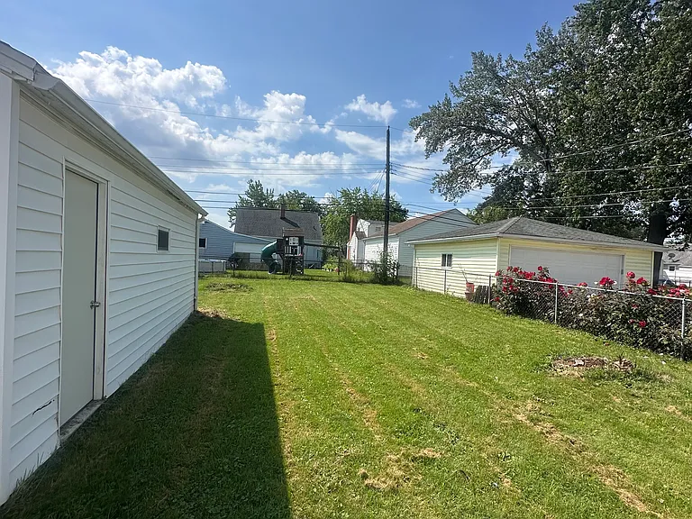 154 Calvin Ct N — Photo 25