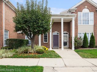 45760 Warwick Dr, Macomb, MI 48044