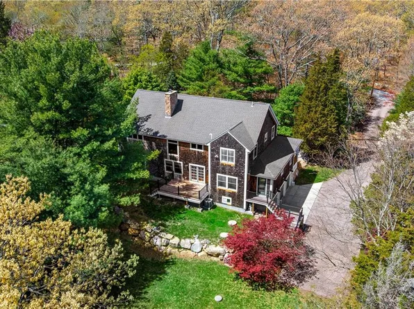 900 South Rd, East Greenwich, RI 02818