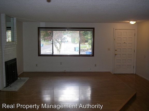 2nd image of 15017 NE 81st St