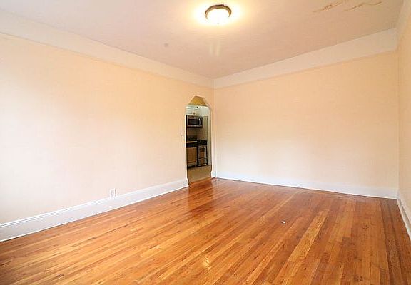 2nd image of 465 W 51st St #4G