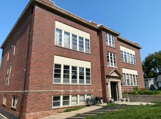 5450 S 77th St #10, Omaha, NE 68127