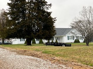 27 Labrador Ln, Ona, WV 25545