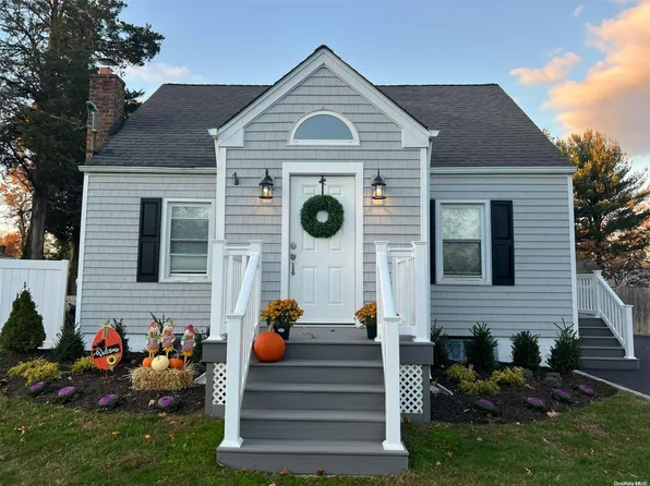 167 W 19th Street, Huntington Station, NY 11746