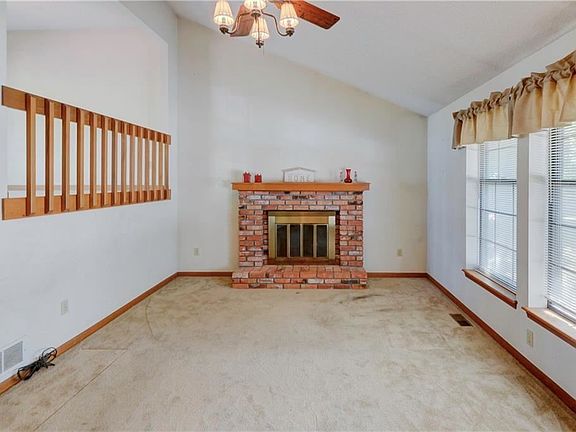 3rd image of 8713 N Shannon Ave