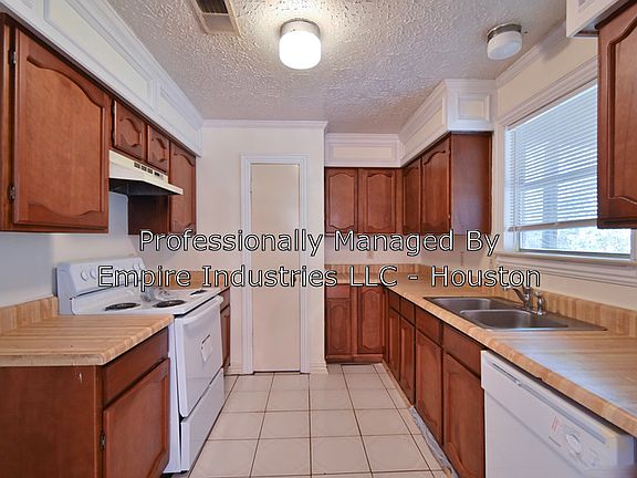 5th image of 16303 Silver Sky Ln