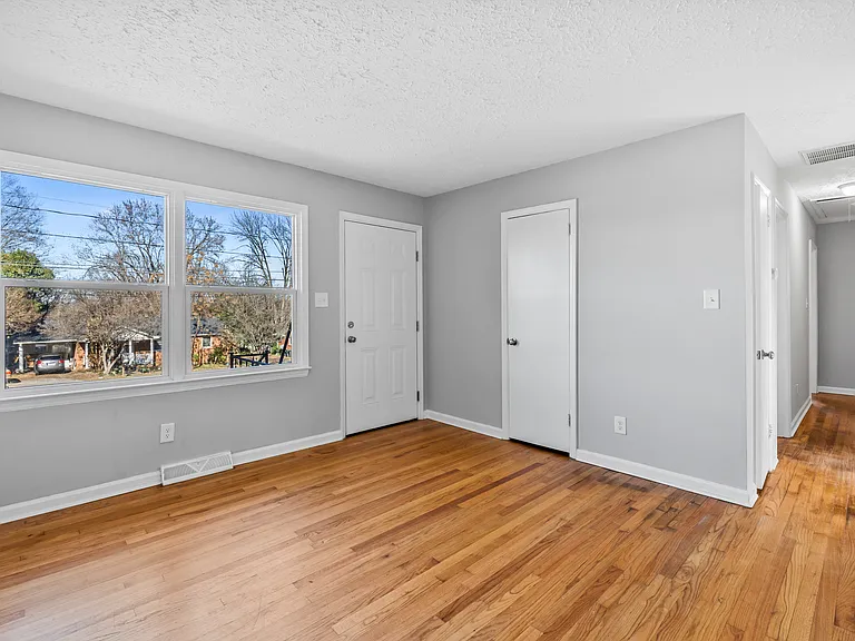 519 W Florida St — Photo 4