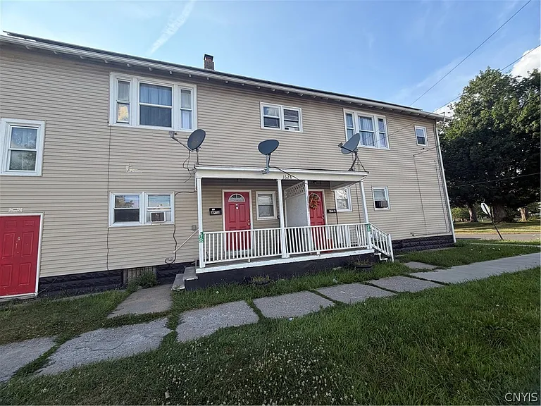 1628 Steuben St — Photo 1