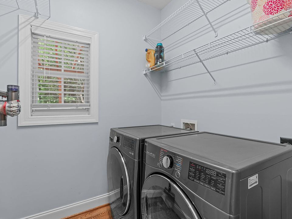 1st image of 511 Scotts Ridge Trl