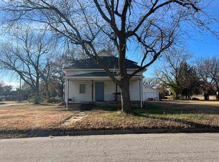 201 N Collingwood St, Pretty Prairie, KS 67570