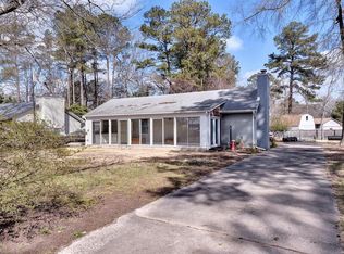 4062 S Riverside Dr, Lanexa, VA 23089