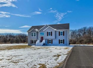 6 Falcon Dr, Highland, NY 12528